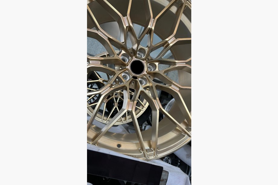 BMW 4 Series G22/23/26 2020- Kute felgi OEM R19 R20 V2 (Zestaw 4 szt.) Zdjęcia 4