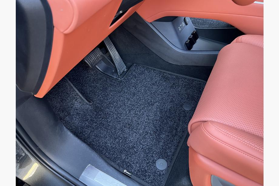 BYD Tang L 2025– Dywaniki welurowe Deluxe (2 rzędy, Czarny) Image