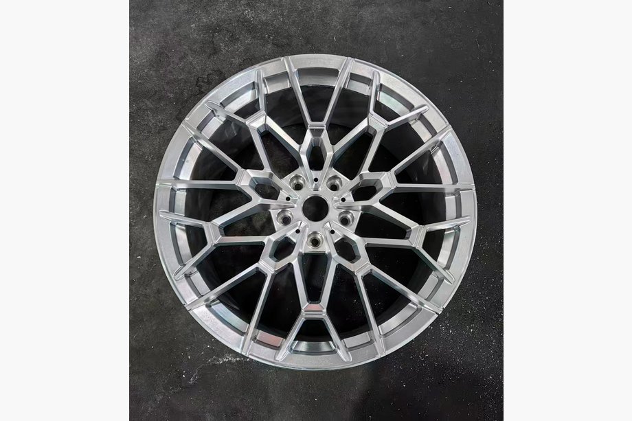 BMW 5/i5 Series G60/G60E/G61 2023- Kute felgi OEM R22 V2 (zestaw 4 szt.) Image