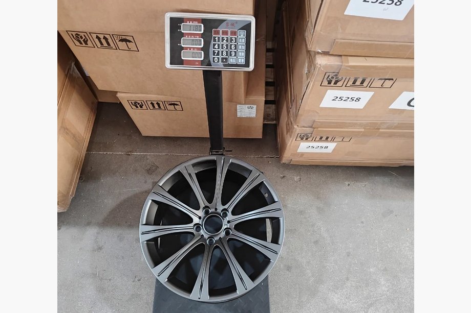 BMW 5 Series F10/F11 2010–2016 Kute felgi OEM R19 (Zestaw 4 szt.) Zdjęcia 13