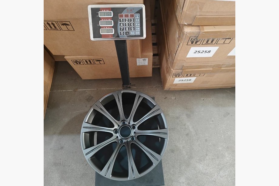 BMW 5 Series F10/F11 2010–2016 Kute felgi OEM R19 (Zestaw 4 szt.) Zdjęcia 12