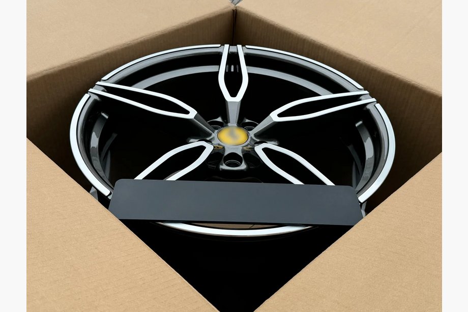 Ferrari 458 Italia 2009-2015 Kute felgi OEM R20 V2 (zestaw 4 szt.) Zdjęcia 6