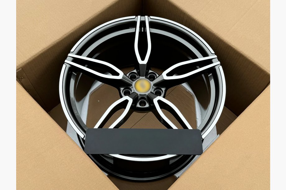 Ferrari 458 Italia 2009-2015 Kute felgi OEM R20 V2 (zestaw 4 szt.) Zdjęcia 3