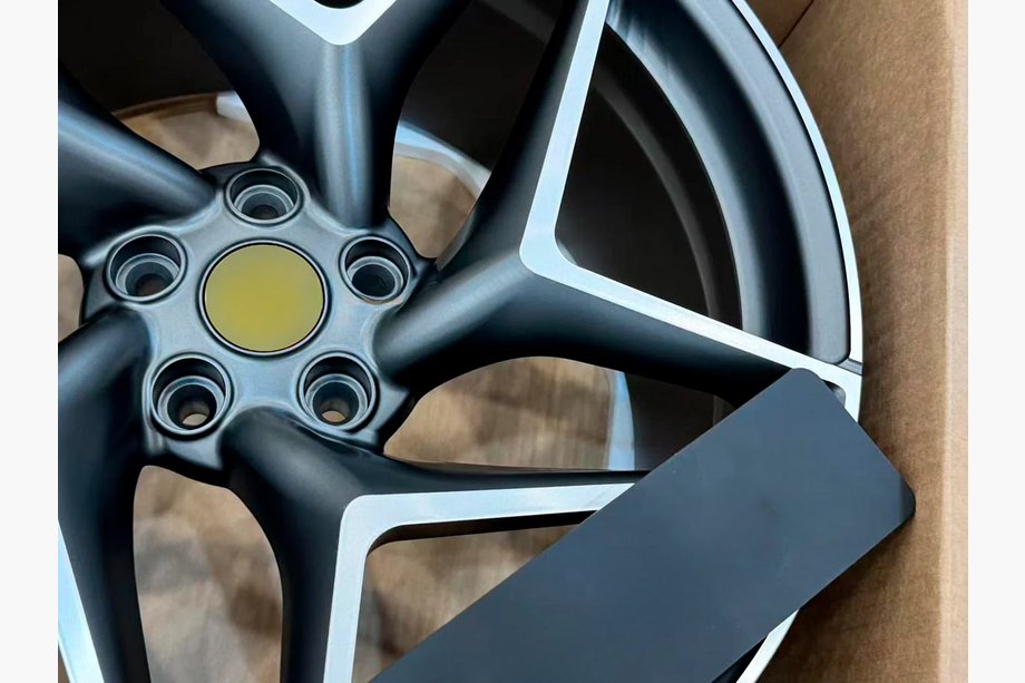 Ferrari 488 GTB 2015-2019 Kute felgi OEM R20 V4 (Zestaw 4 szt.) Zdjęcia 10