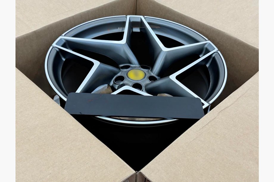 Ferrari 488 GTB 2015-2019 Kute felgi OEM R20 V4 (Zestaw 4 szt.) Zdjęcia 5