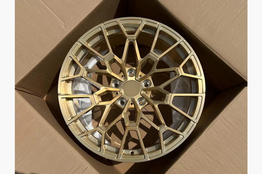 Jeep Grand Cherokee WK2 2010-2021 Kute felgi OEM R20 (Zestaw 4 szt.) Image