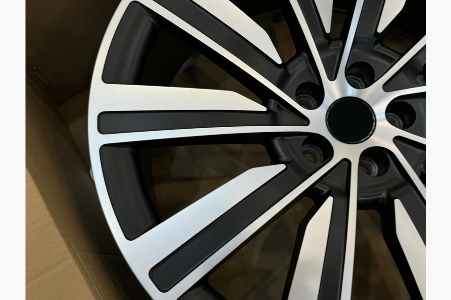 Range Rover V L460 2021- Kute felgi OEM R24 V7 (Zestaw 4 szt.) Zdjęcia 7