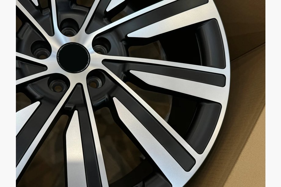 Range Rover V L460 2021- Kute felgi OEM R24 V7 (Zestaw 4 szt.) Zdjęcia 8