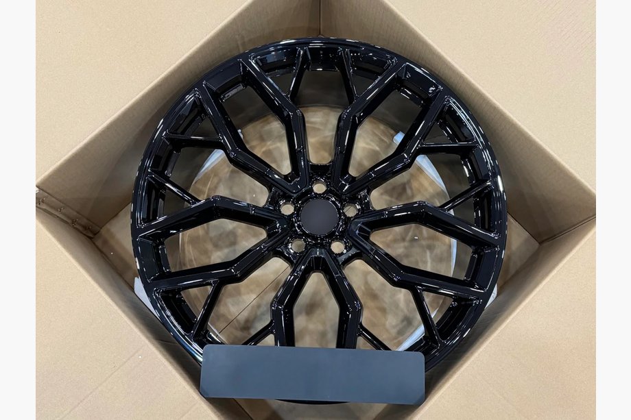 Land Rover Defender 2019- Kute felgi OEM R23 (zestaw 4 szt.) Image