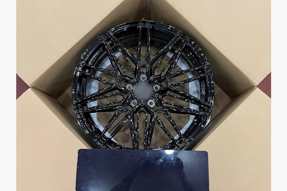 Mercedes C-class W204 2007-2015 Kute felgi OEM R19 (Zestaw 4 szt.) Image
