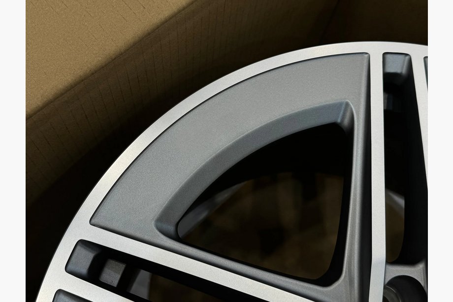 Mercedes CLS C218 2011-2018 Kute felgi OEM R18 (zestaw 4 szt.) Zdjęcia 5
