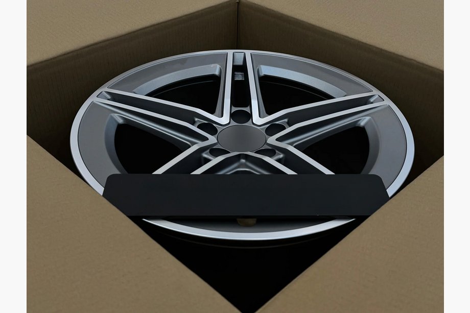 Mercedes CLS C218 2011-2018 Kute felgi OEM R18 (zestaw 4 szt.) Zdjęcia 3