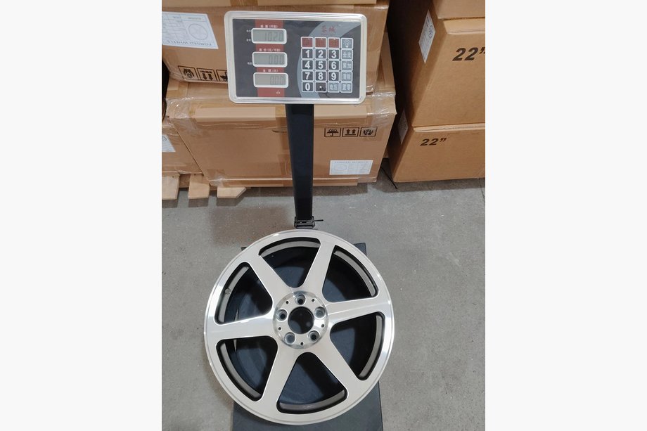 Mercedes E-class W124 1984–1997 Kute felgi OEM R18 (zestaw 4 szt.) Zdjęcia 12