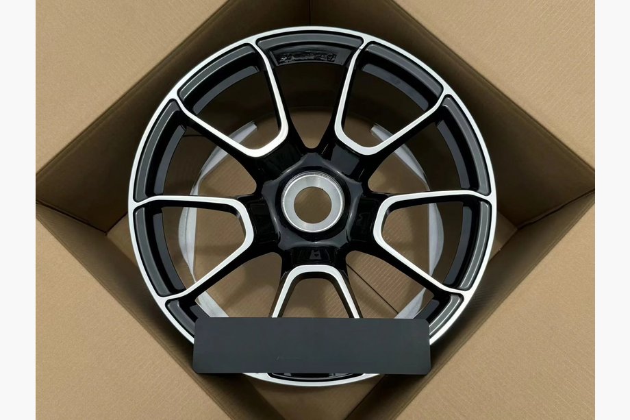Porsche 911 (992) 2018– Kute felgi OEM R20 R21 V18 (zestaw 4 szt.) Image