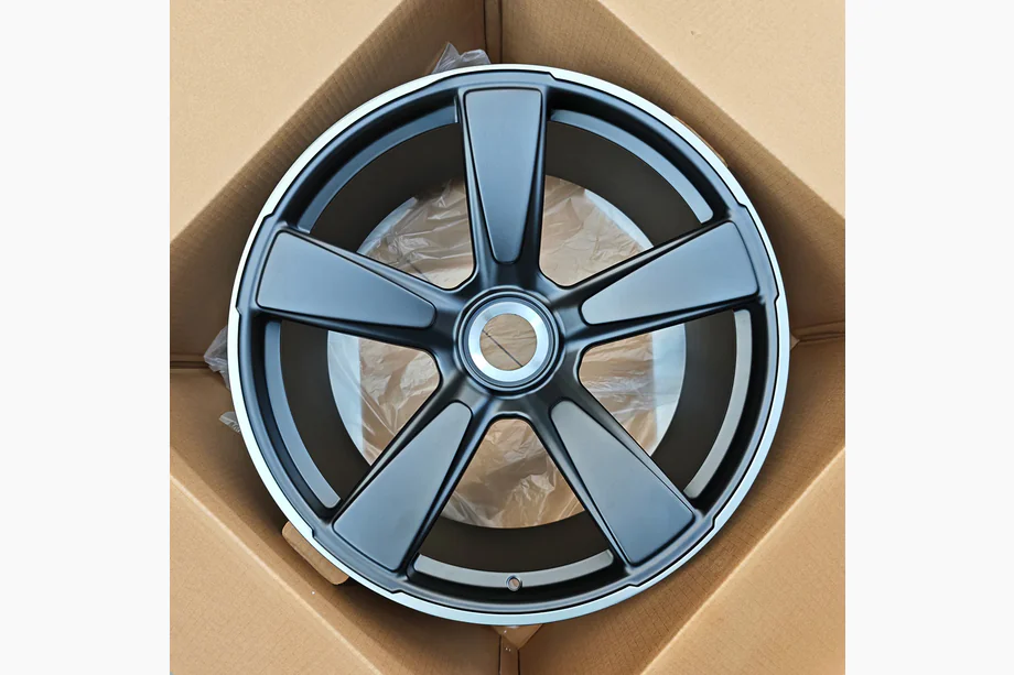 Porsche 911 (992) 2018– Kute felgi OEM R20 R21 V37 (zestaw 4 szt.) Image