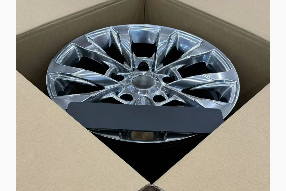 Toyota Land Cruiser 200 2007-2021 Kute felgi OEM R18 (zestaw 4 szt.) Zdjęcia 4
