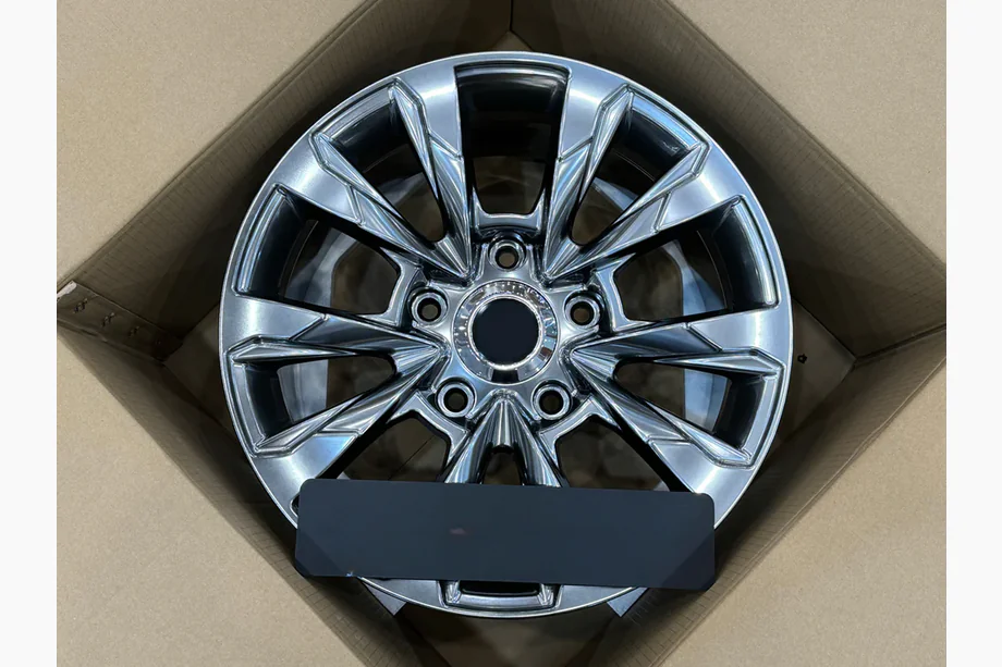 Toyota Land Cruiser 200 2007-2021 Kute felgi OEM R18 (zestaw 4 szt.) Zdjęcia 1