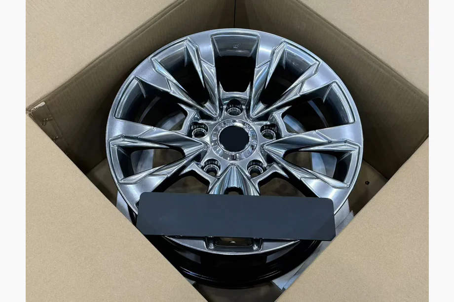 Toyota Land Cruiser 200 2007-2021 Kute felgi OEM R18 (zestaw 4 szt.) Zdjęcia 2