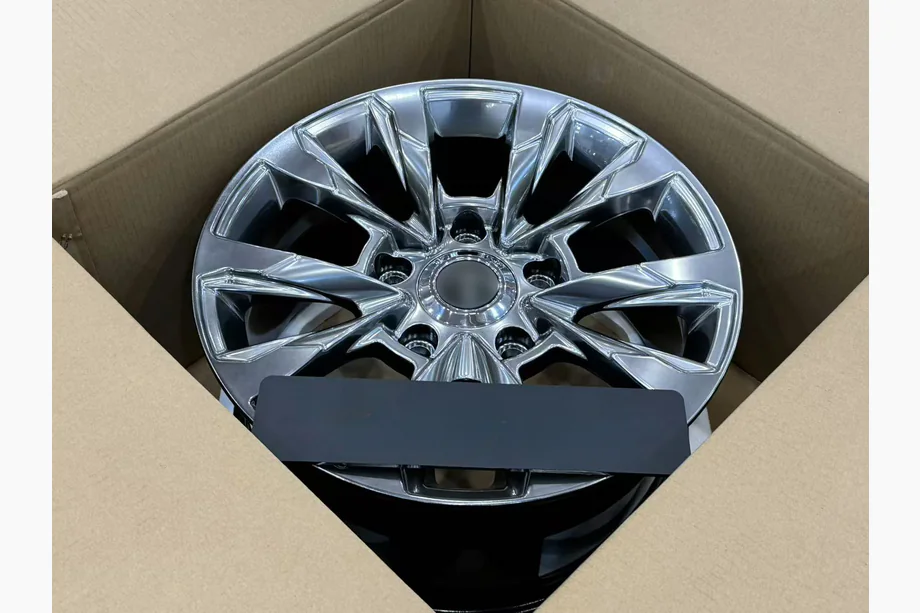 Toyota Land Cruiser 200 2007-2021 Kute felgi OEM R18 (zestaw 4 szt.) Zdjęcia 3