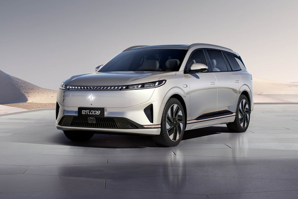 Test DongFeng eπ 008: Przestronny SUV dla całej rodziny