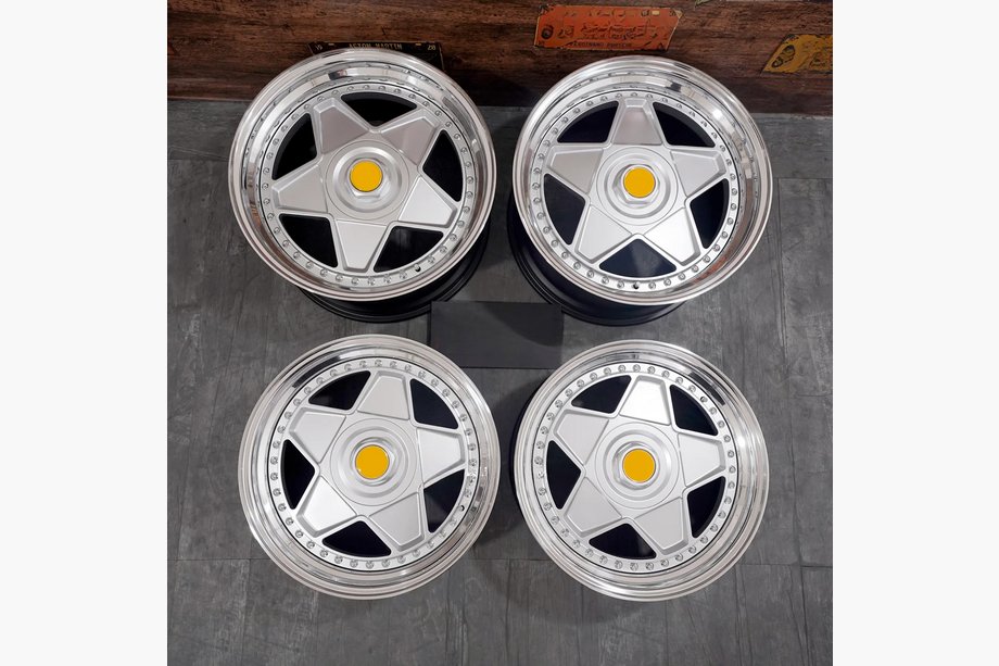 Ferrari F8 Kute felgi OEM R18 R19 (Zestaw 4 szt.) Zdjęcia 2