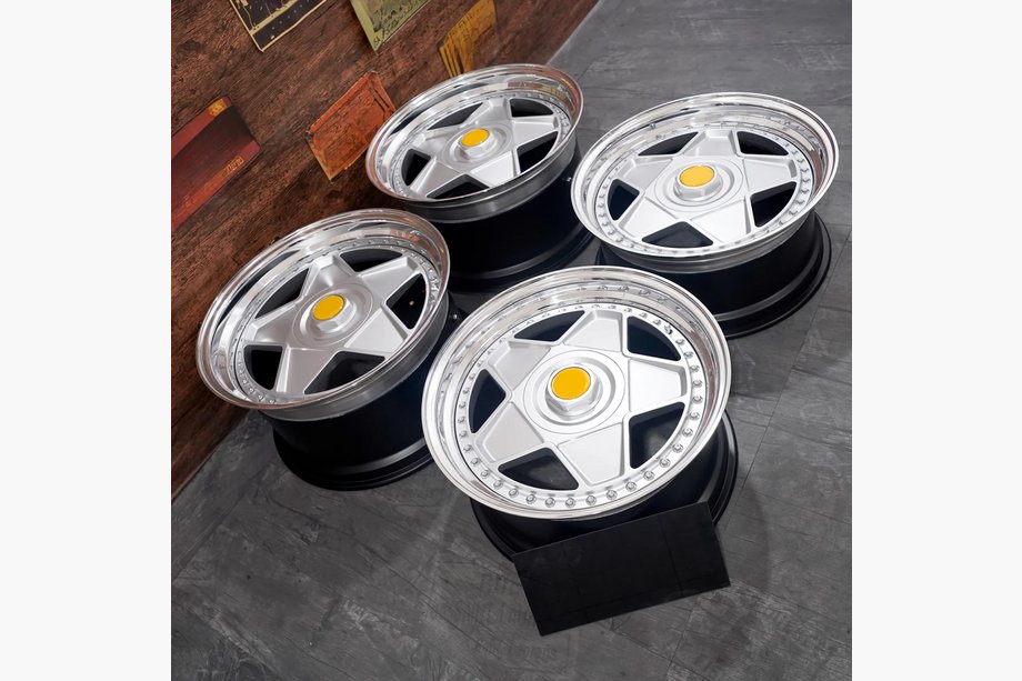 Ferrari F8 Kute felgi OEM R18 R19 (Zestaw 4 szt.) Zdjęcia 4