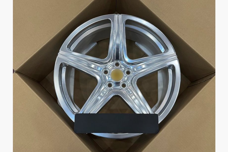 Ferrari 550 Kute felgi OEM R20 V2 (zestaw 4 szt.) Image