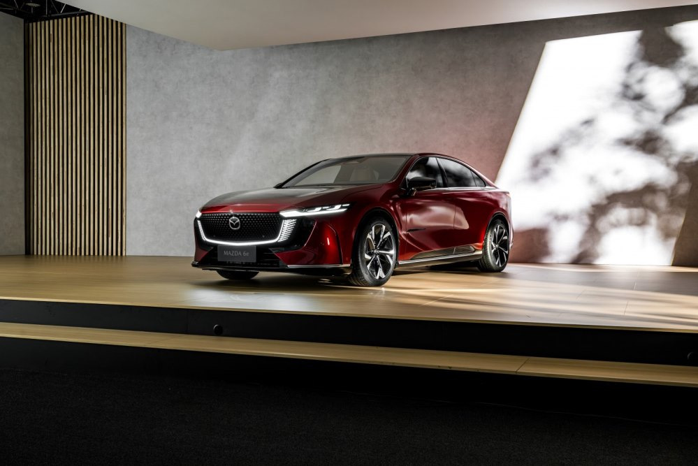 Mazda 6e – test, dane techniczne, wersje i zdjęcia