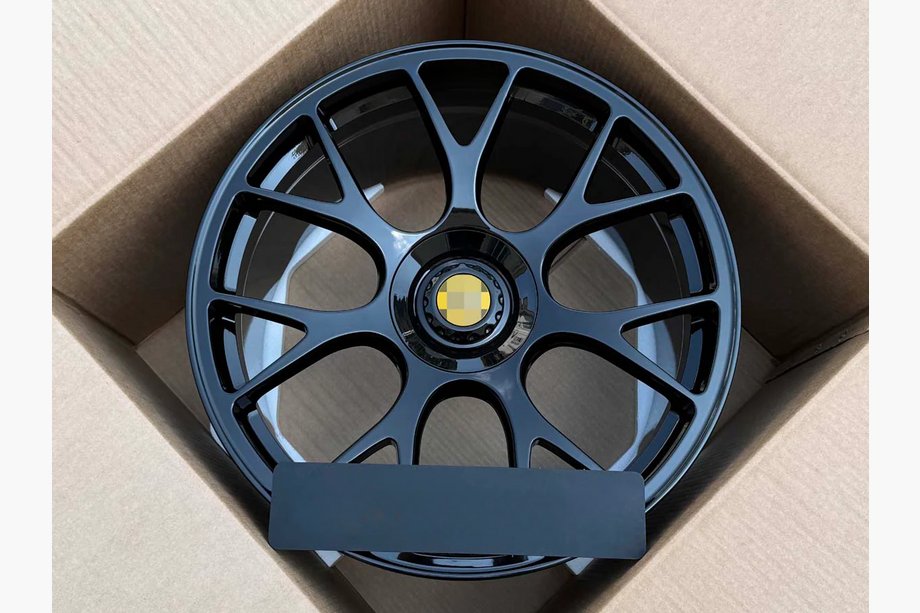 Ferrari 599 GTB Fiorano Kute felgi OEM R20 V4 (Zestaw 4 szt.) Image