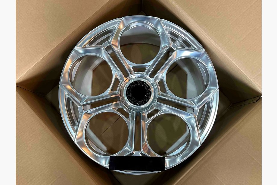 Lamborghini Countach Kute felgi OEM R20 R21 (zestaw 4 szt.) Image