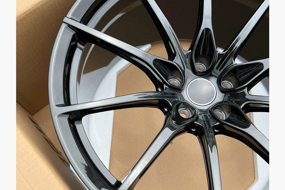 McLaren 765LT Kute felgi OEM R19 R20 V1 (Zestaw 4 szt.) Zdjęcia 4