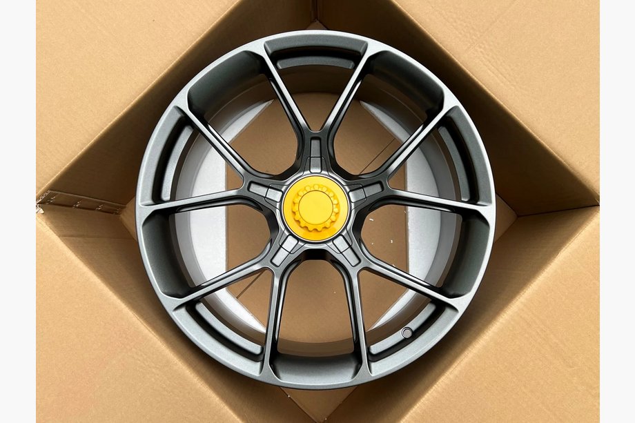 McLaren 720S Kute felgi OEM R19 R20 V2 (Zestaw 4 szt.) Image