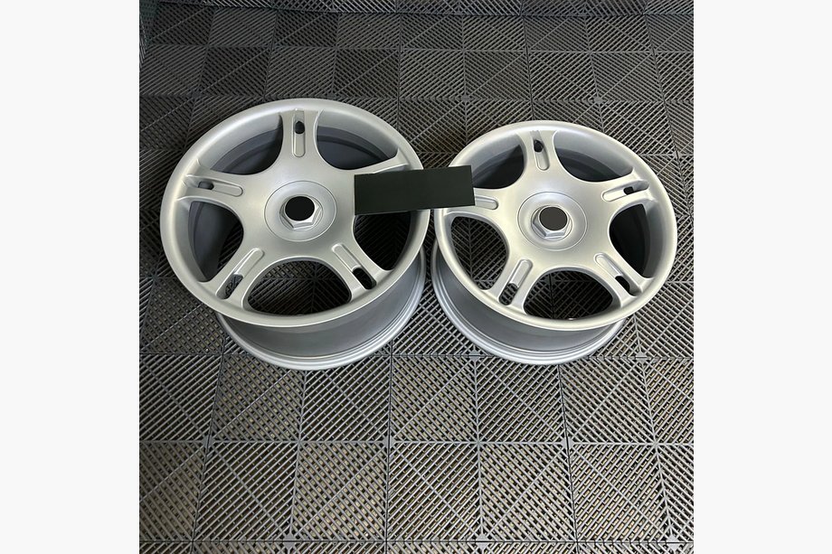 McLaren Artura Kute felgi OEM R19 R20 (Zestaw 4 szt.) Zdjęcia 6