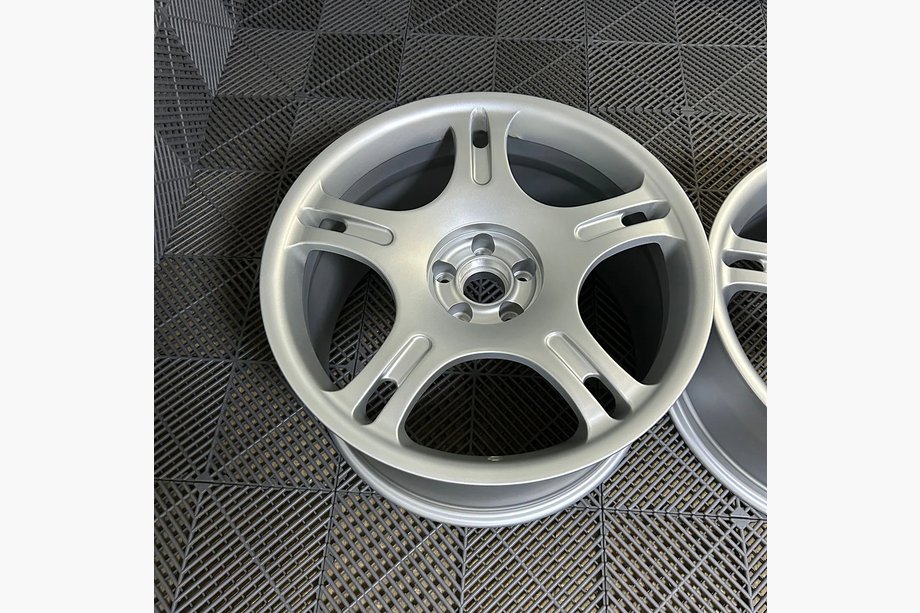 McLaren Artura Kute felgi OEM R19 R20 (Zestaw 4 szt.) Zdjęcia 9
