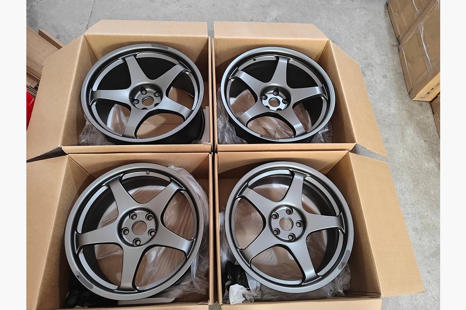 McLaren 765LT Kute felgi OEM R19 R20 V2 (Zestaw 4 szt.) Zdjęcia 6