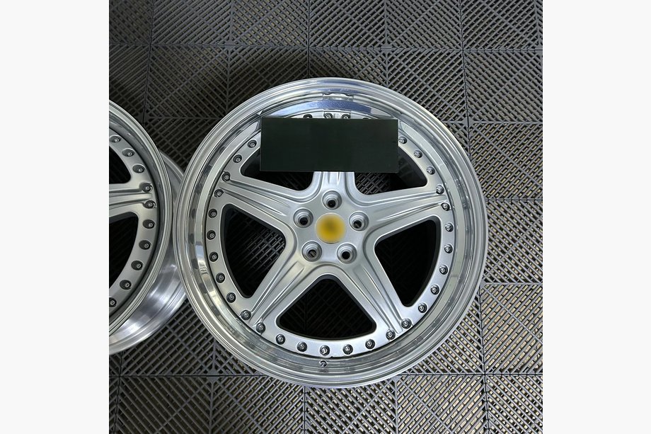 Ferrari 456 Kute felgi OEM R19 (Zestaw 4 szt.) Image
