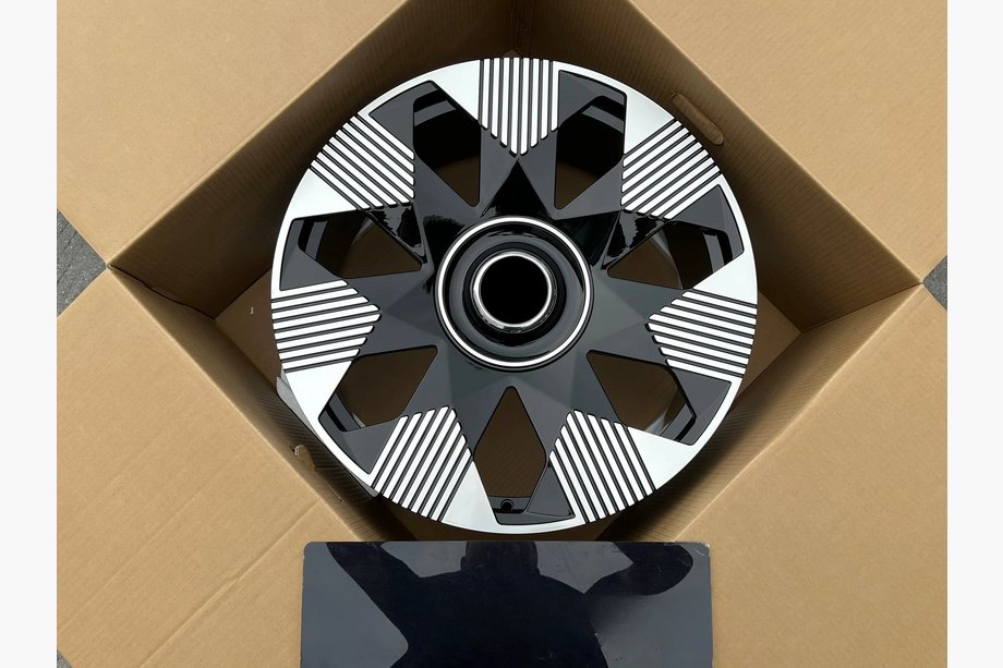 Rolls-Royce Spectre 2023– Kute felgi OEM R22 (Zestaw 4 szt.) Image