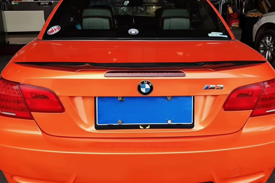 BMW 3 Series E92/E93 2006–2013 Spojler w stylu M4 (do E93, czarny połysk) Image