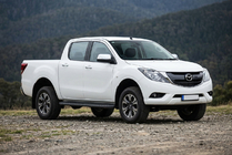 Mazda BT-50 2012- Progi Boczné Bosphorus Black (2 szt., Aluminium) zdjęcia 1