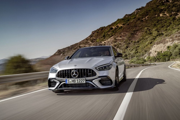 Test Mercedes-Benz C-Class AMG C 63 SE Performance (W206): Dynamiczny hybrydowy plug-in w segmencie premium Zdjęcie 4