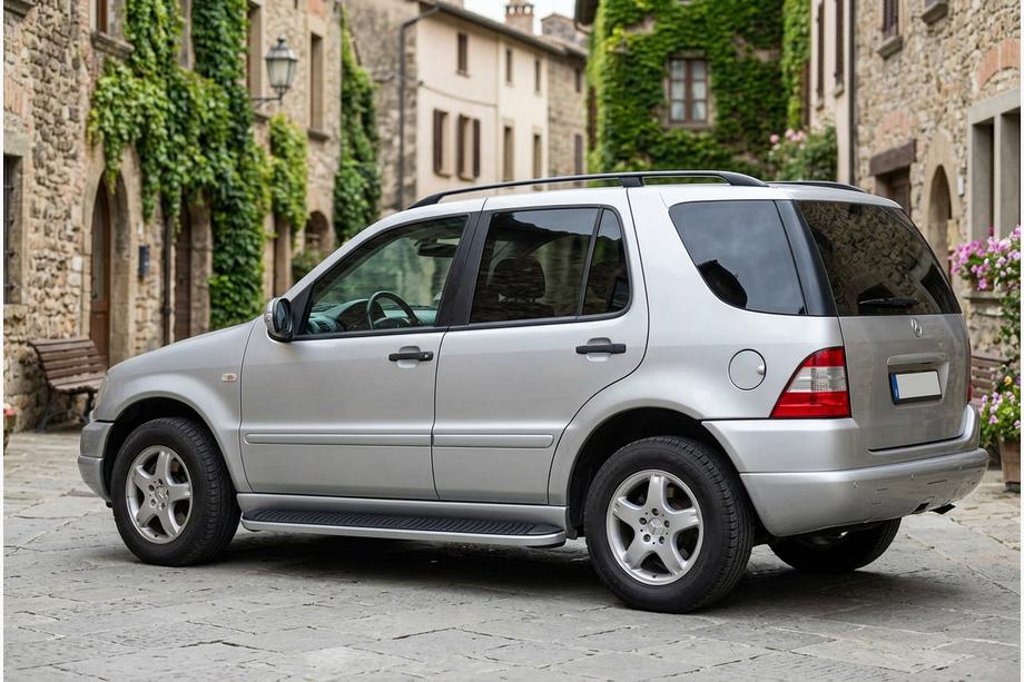 Mercedes ML W163 1997-2005 Progi Boczne Tayga Grey (2 szt., Aluminium) Image