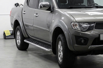 Mitsubishi L200 2006-2015 Progi Boczne Maydos V1 (2 szt., Aluminium i Stal Nierdzewna) zdjęcia 1