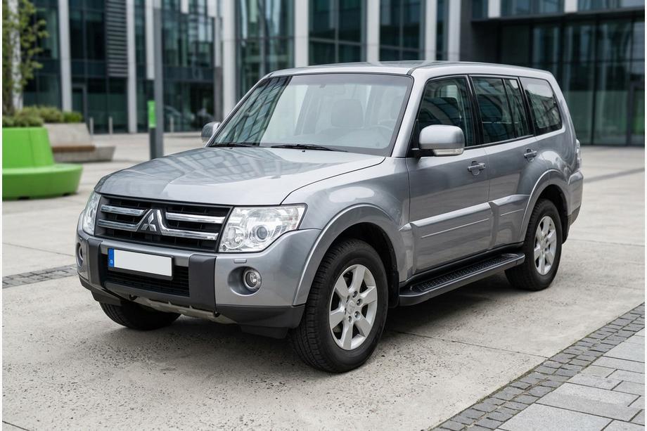 Mitsubishi Pajero Wagon IV 2006-2021 Progi Boczné Allmond Black (2 szt., Aluminium) Image