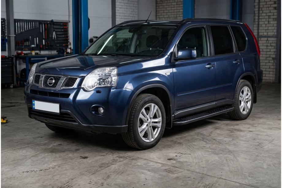 Nissan X-trail T31 2007-2014 Progi Boczné Bosphorus Black (2 szt., Aluminium) Image