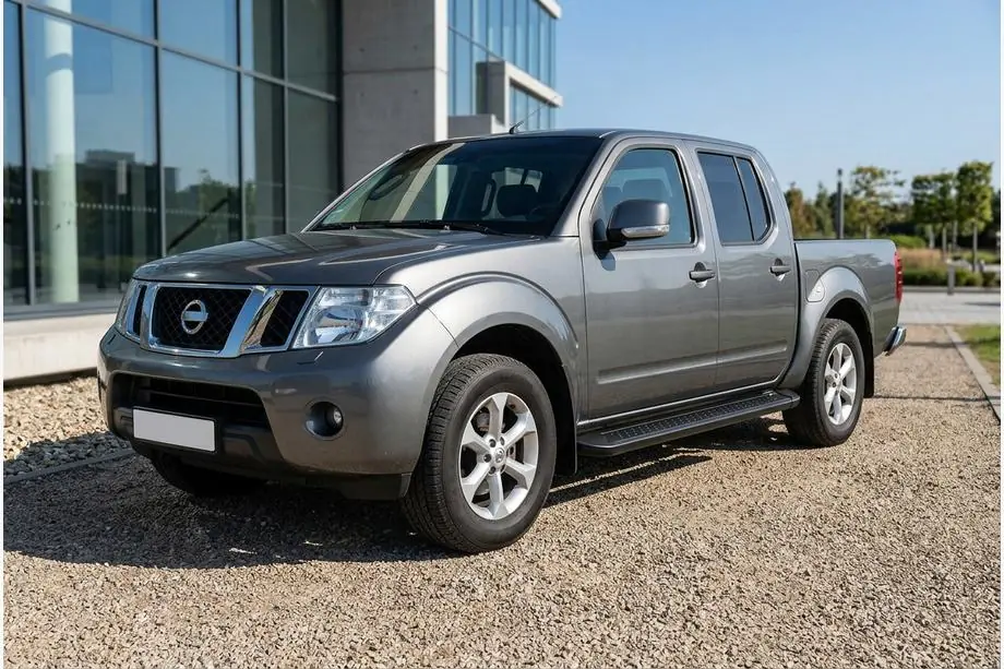Nissan Navara 2006-2015 Progi Boczné Allmond Black (2 szt., Aluminium) Image