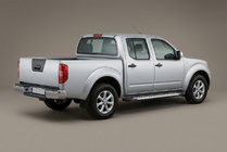 Nissan Navara 2006-2015 Progi Boczne Line (2 szt., Aluminium) zdjęcia 1