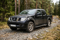 Nissan Navara 2006-2015 Progi Boczne Maydos V1 (2 szt., Aluminium i Stal Nierdzewna) zdjęcia 1