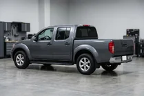 Nissan Navara 2006-2015 Progi Boczné Bosphorus Black (2 szt., Aluminium) zdjęcia 1