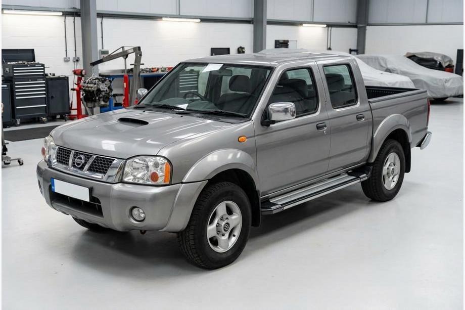 Nissan NP300 1999-2015 Progi Boczné Rainbow (2 szt., Aluminium) Image