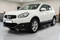 Nissan Qashqai 2010-2014 Progi Boczné Allmond Black (2 szt., Aluminium) zdjęcia 1
